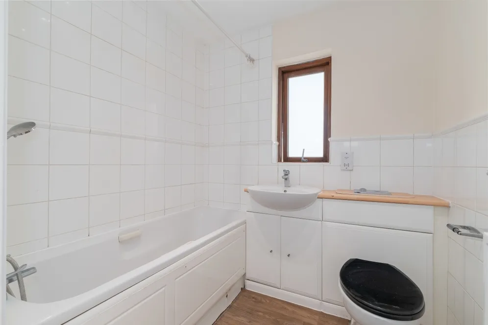 Barchester Street, E14 photo 13