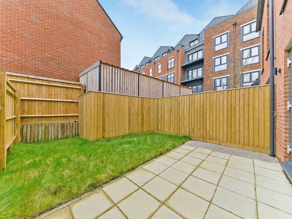4 Highfield Avenue, 11 Market Street Newbury RG14 photo 8
