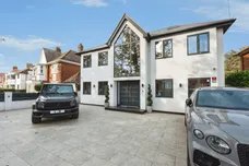College Avenue, Grays