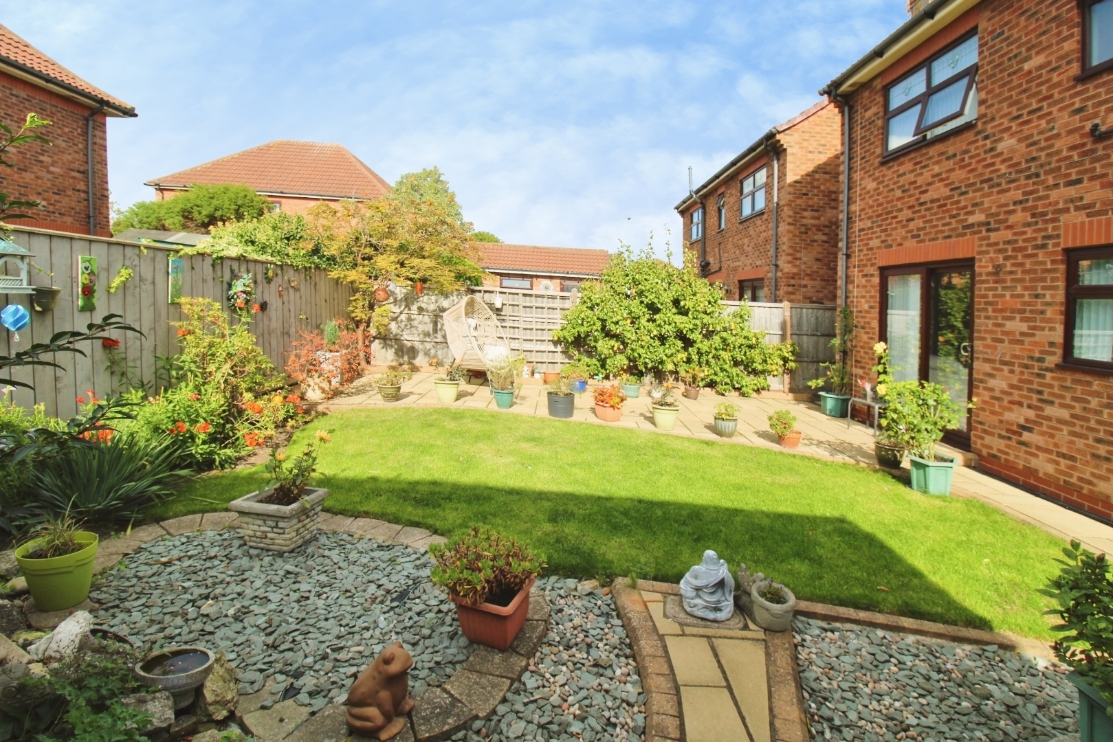The gardens, Tweendykes, Hull Image 19