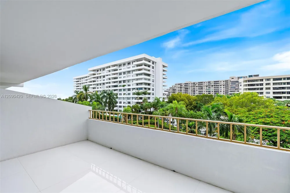 155 Ocean Lane Dr, Key Biscayne, FL 33149