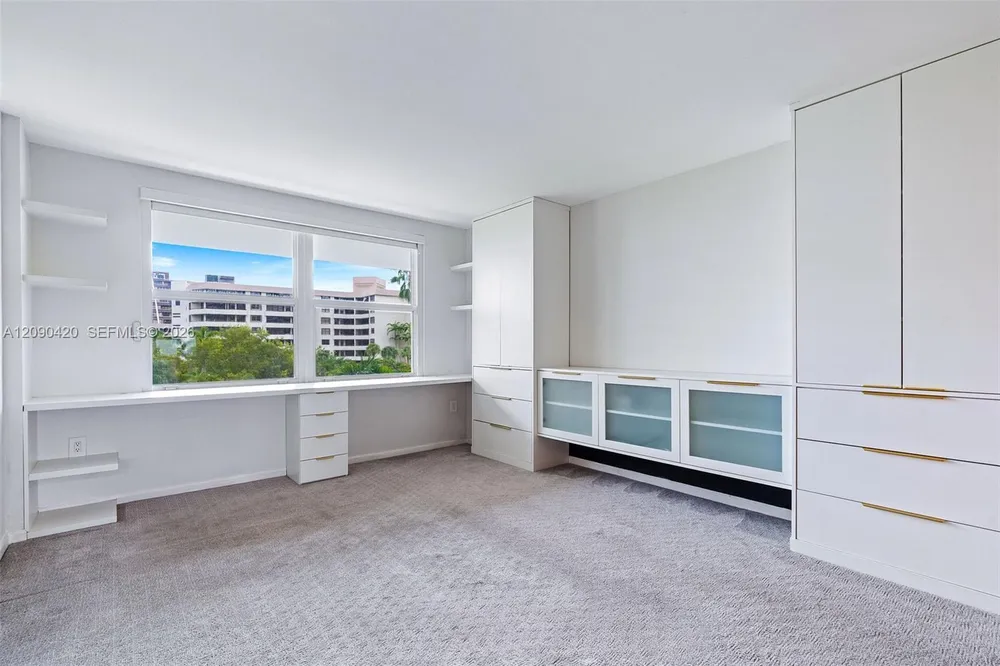 155 Ocean Lane Dr, Key Biscayne, FL 33149
