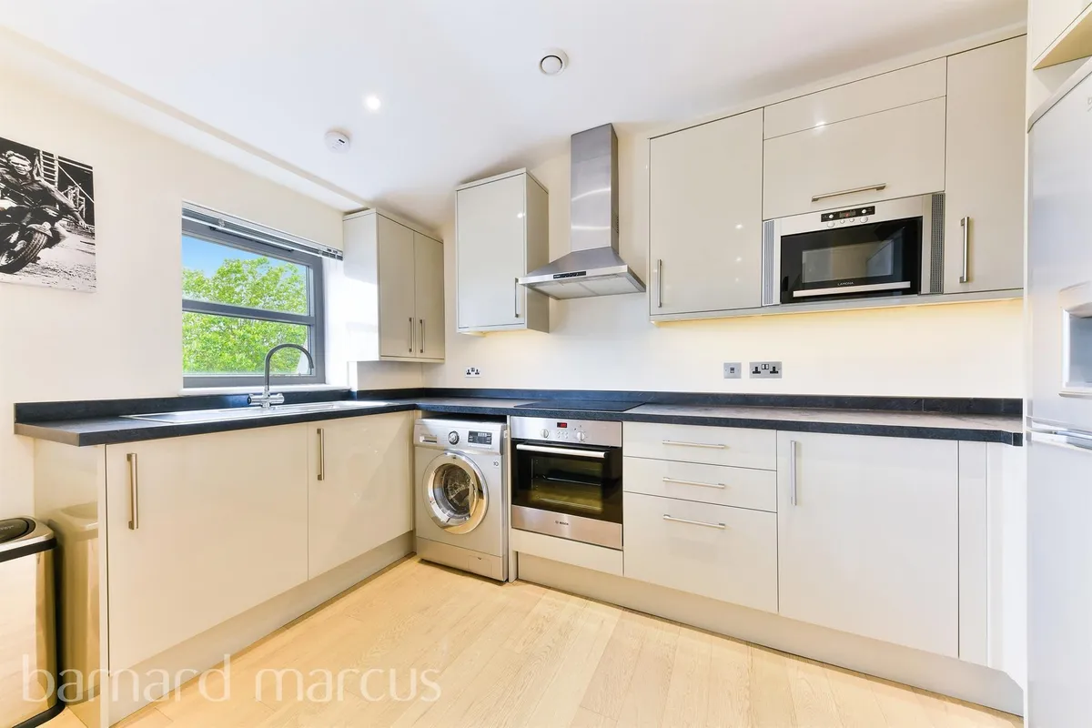 Barnsbury Lane, SURBITON