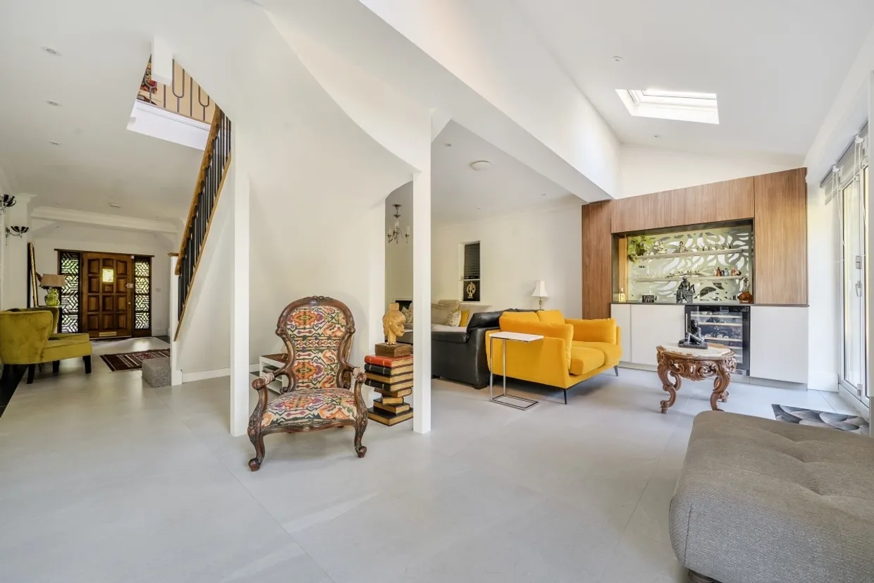 Wolsey Road Northwood HA6 photo 5