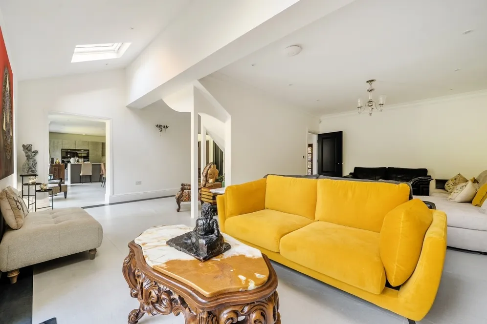 Wolsey Road Northwood HA6 photo 6