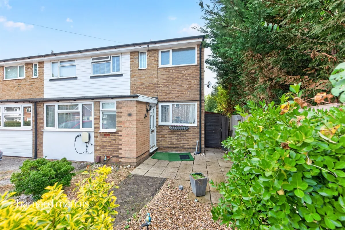 Holcon Court, Redhill