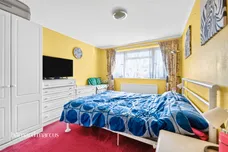 Holcon Court, Redhill