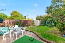Holcon Court, Redhill