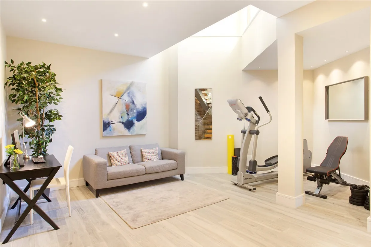 Bramcote Road, London, SW15 photo 11