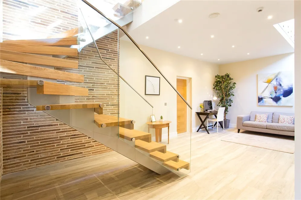 Bramcote Road, London, SW15 photo 15