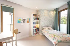 Bramcote Road, London, SW15 photo 24