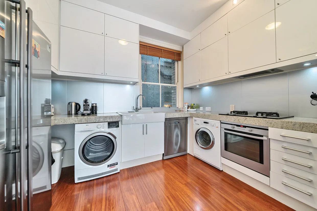 Abingdon Road, London, W8 photo 11