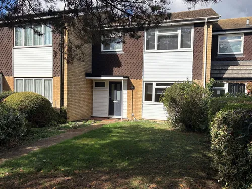 Verney Close, Tringphoto