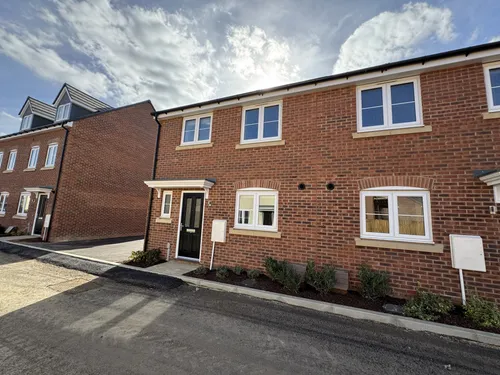 Durleigh Avenue, GRANTHAMphoto