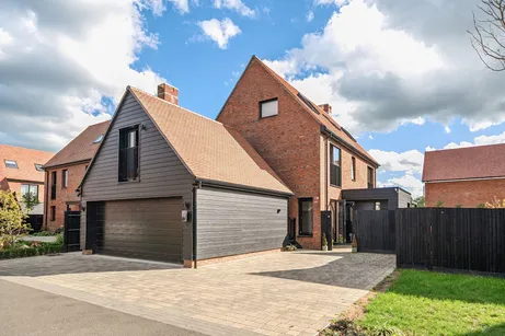 Barons Drive, Cranleigh, GU6