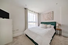 Barons Drive, Cranleigh, GU6 photo 9