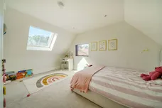 Barons Drive, Cranleigh, GU6 photo 10