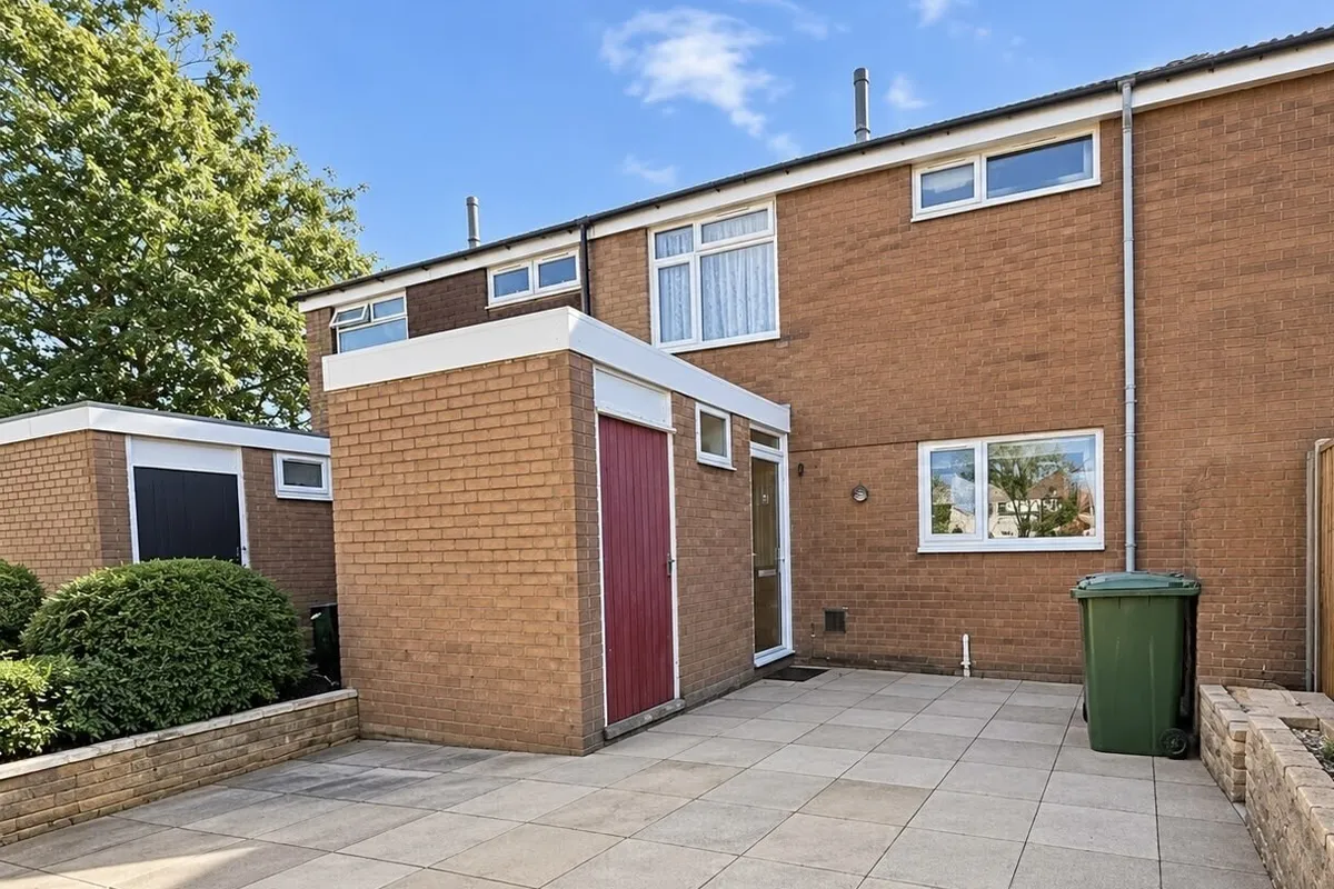 Mole Court, EPSOM