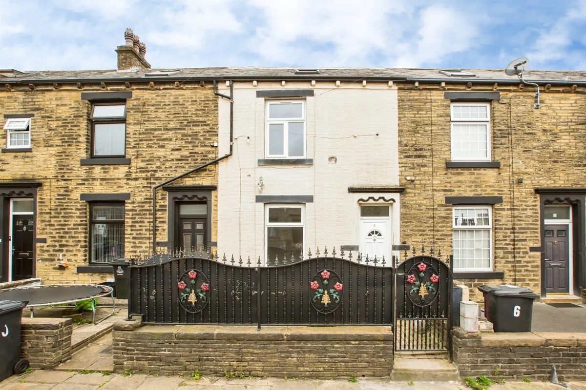 Ashbourne Grove, Halifax