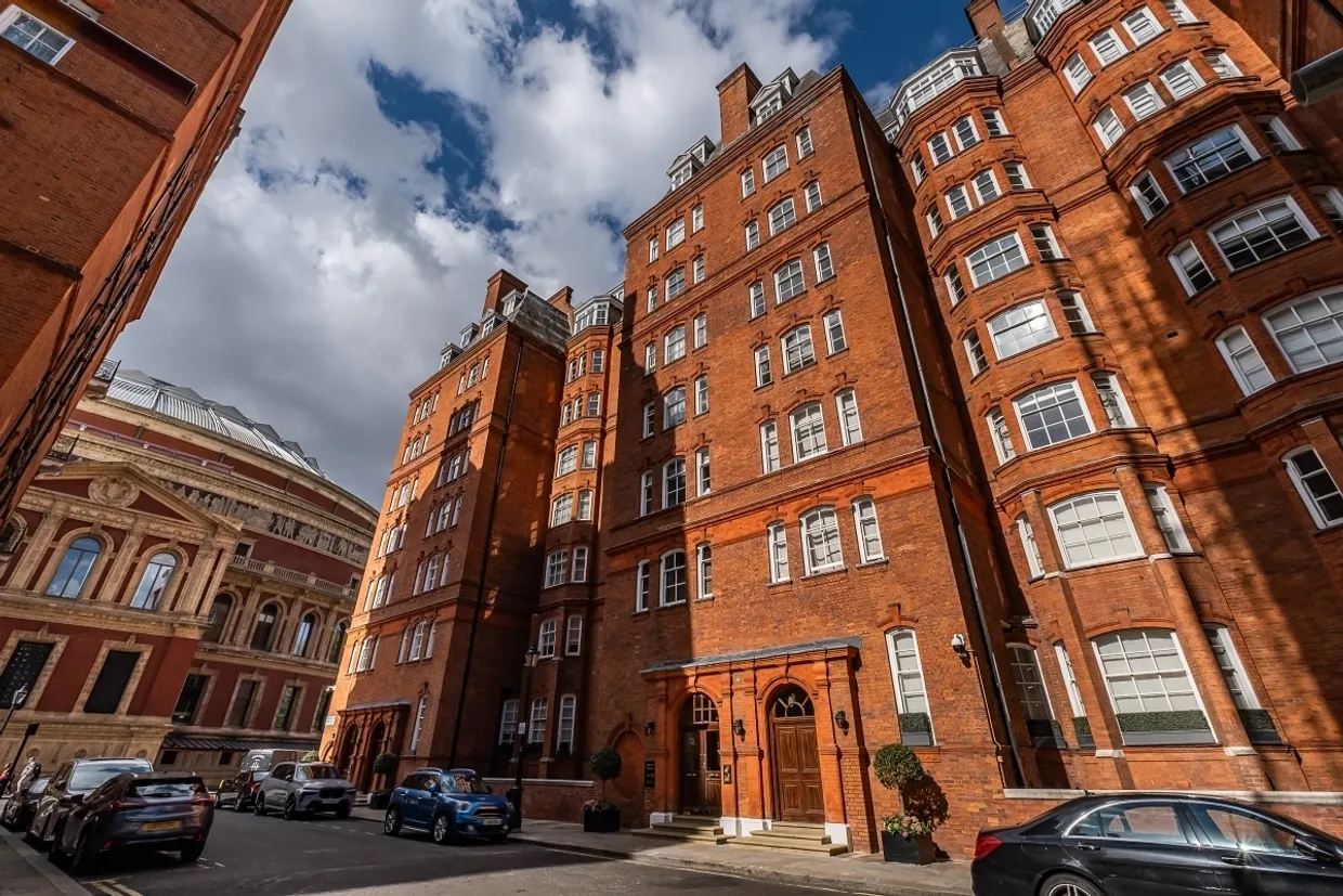 Kensington Gore London SW7 photo 3