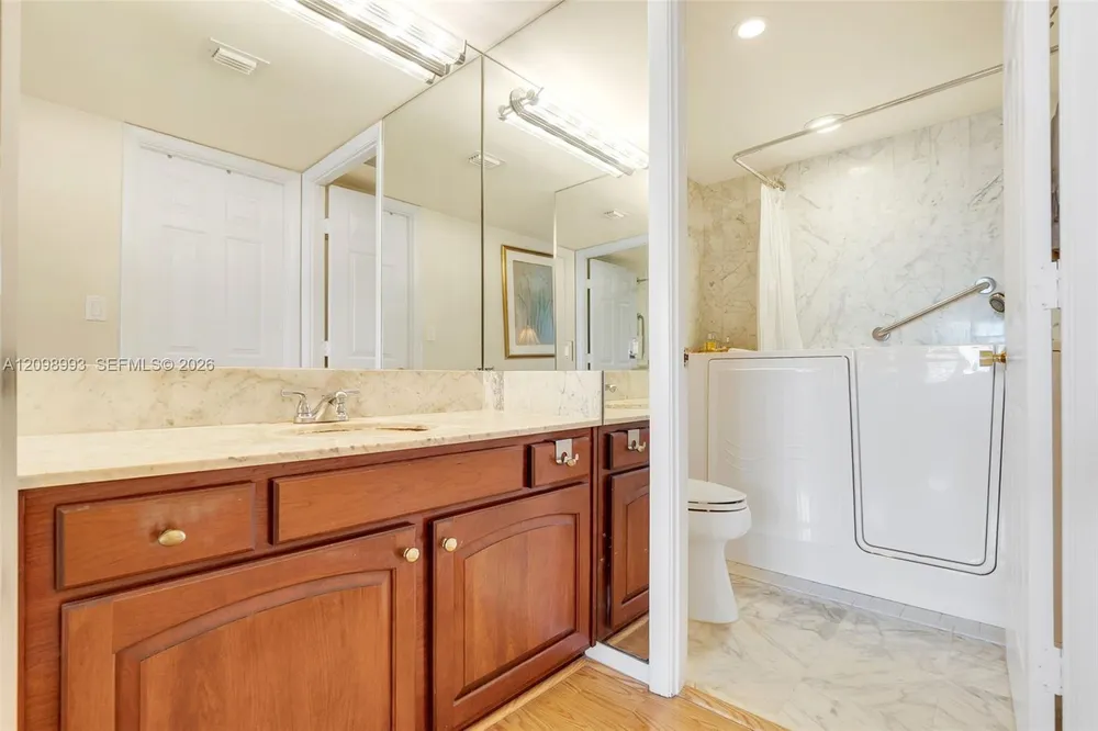 3200 Port Royale Dr N, Fort Lauderdale, FL 33308