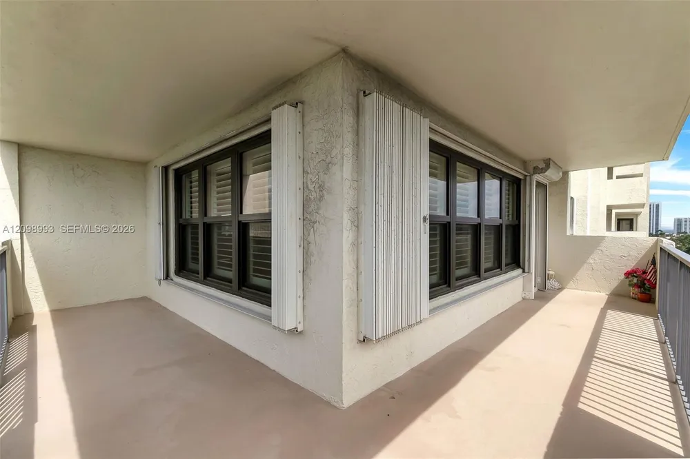 3200 Port Royale Dr N, Fort Lauderdale, FL 33308