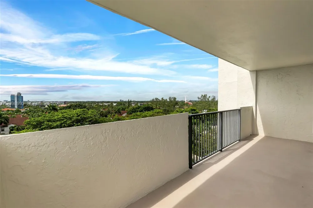 3200 Port Royale Dr N, Fort Lauderdale, FL 33308
