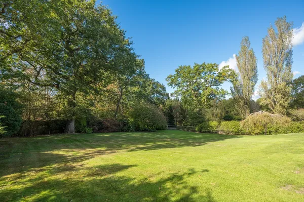 Warden Court, Cuckfield, RH17 photo 2