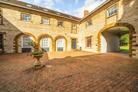 The Coach House Compton Verney CV35