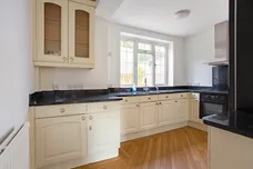 Fairford Close Haywards Heath RH16 photo 3