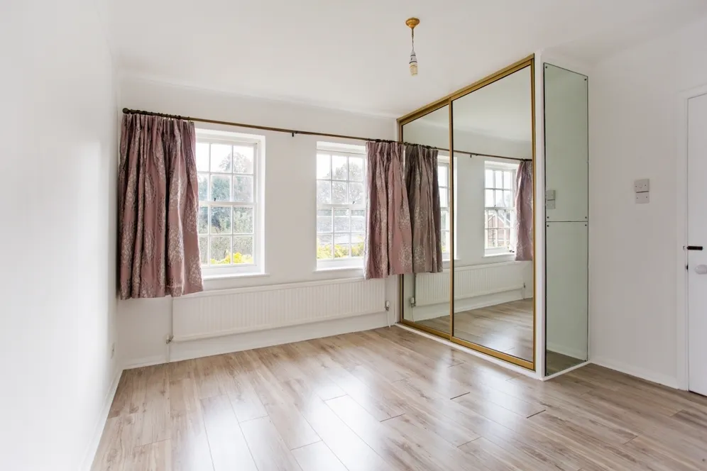 Fairford Close Haywards Heath RH16 photo 7