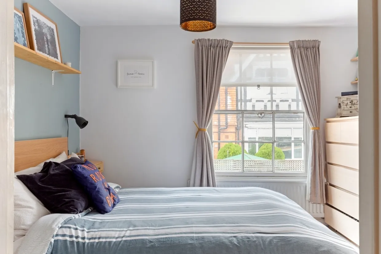 Camden Place Bourne End SL8 photo 9