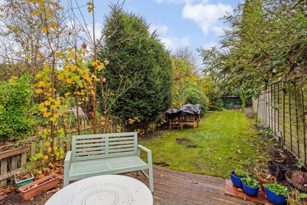 Camden Place Bourne End SL8 photo 10