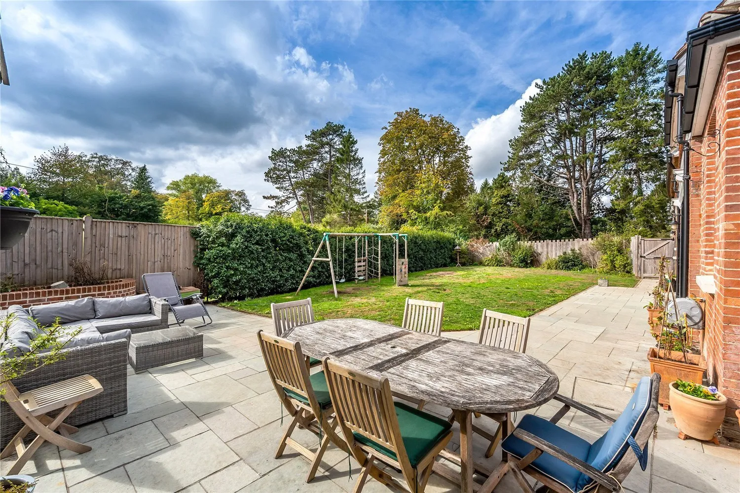The Ridge, Woldingham, CR3 photo 28