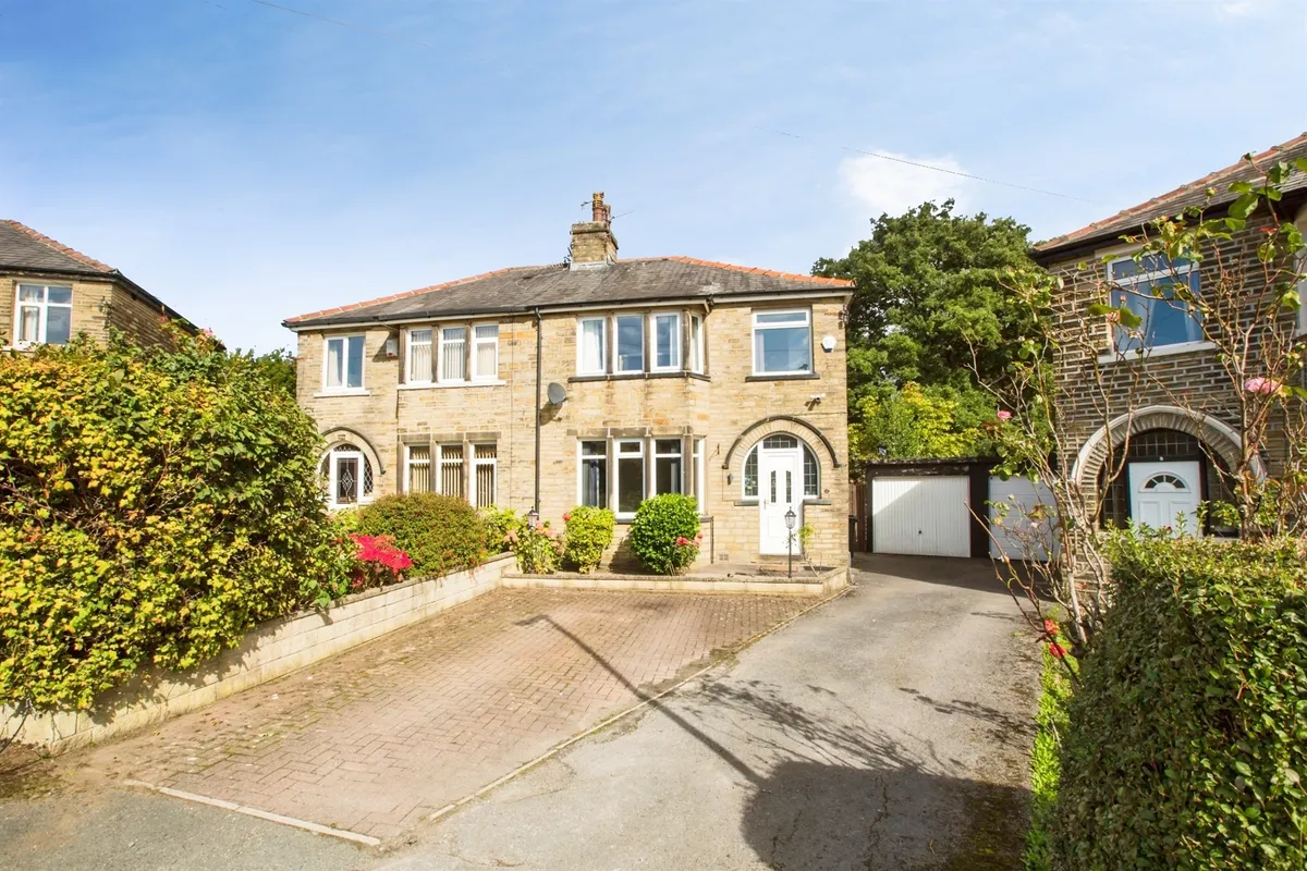 Savile Drive, Halifax