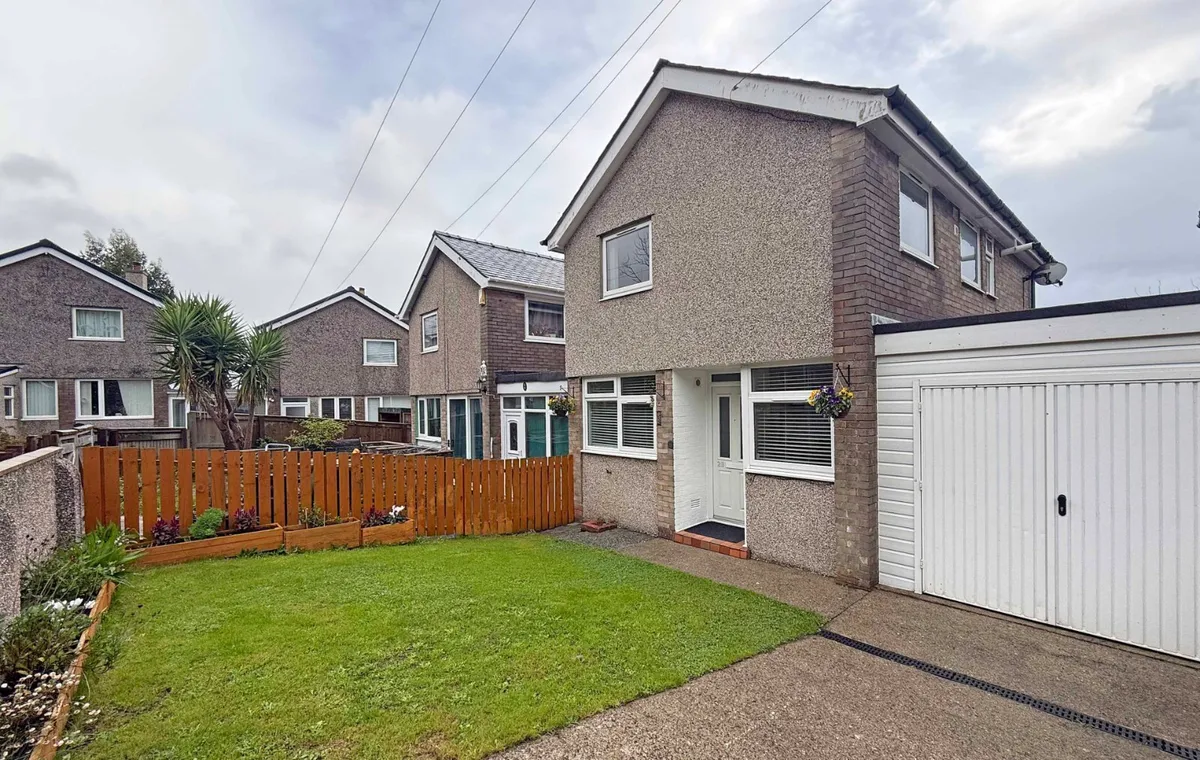 Llwyn Hudol, Bangor, Gwynedd, LL57