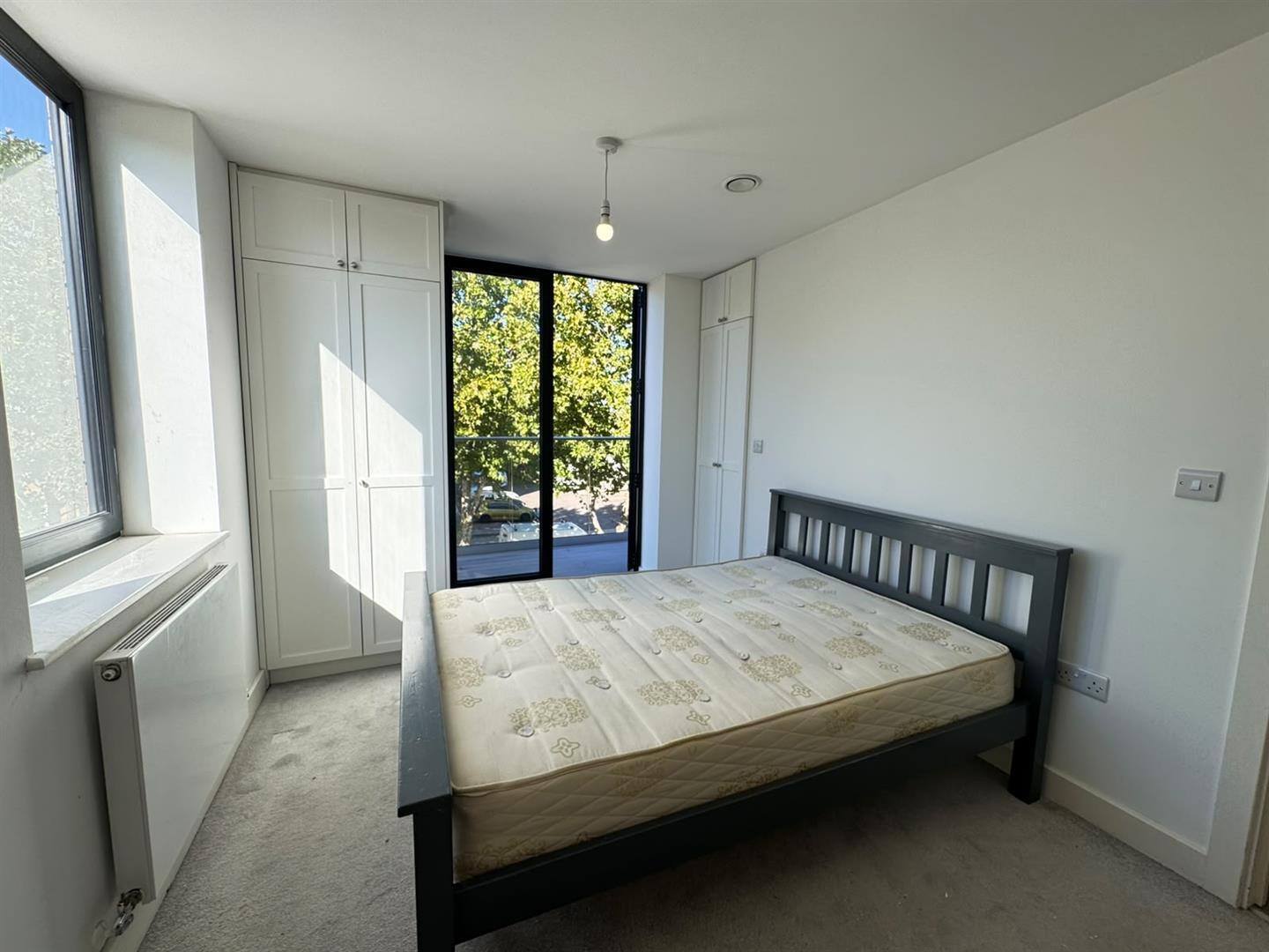 Curzon Crescent, London Image 4