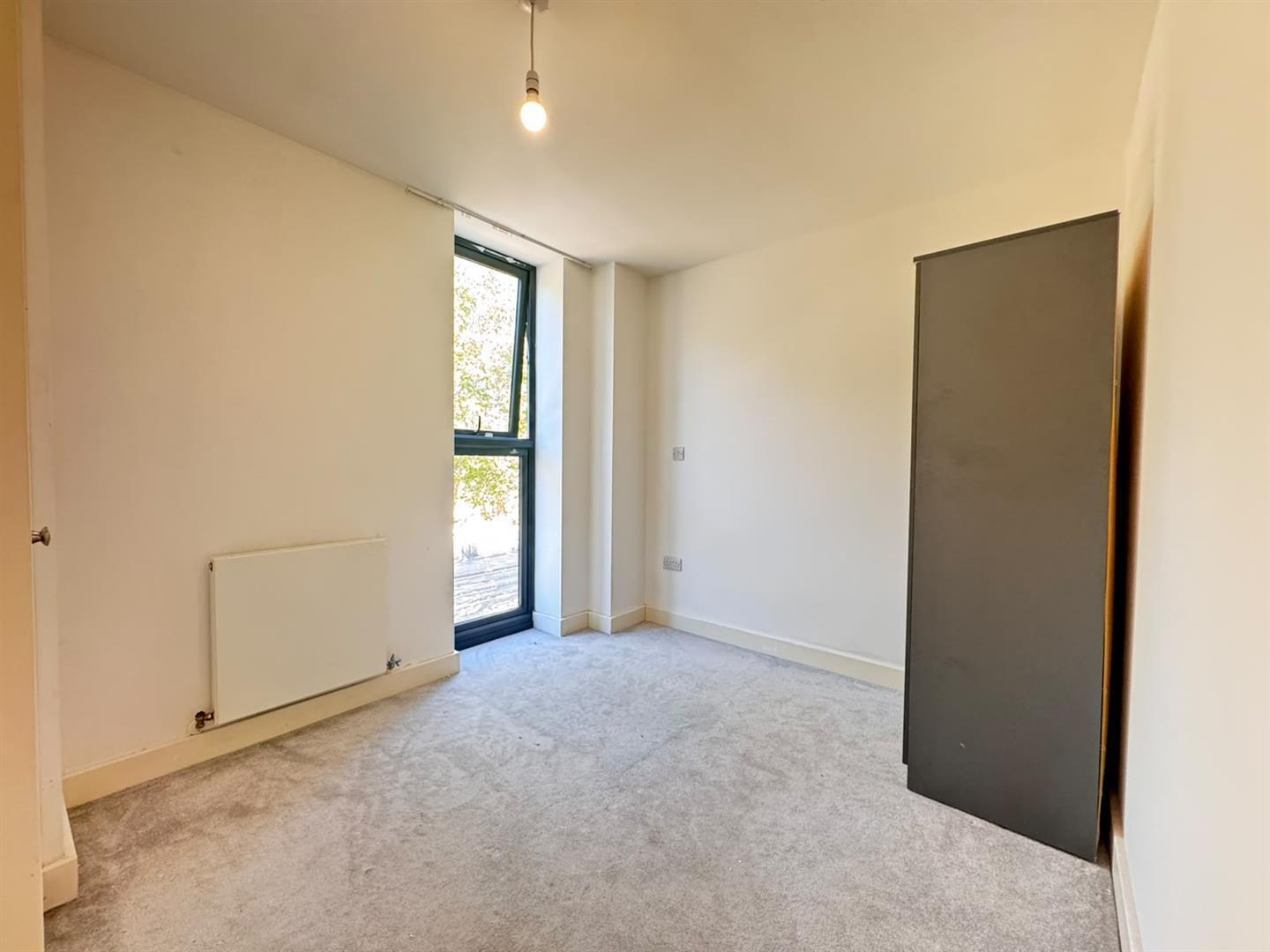 Curzon Crescent, London Image 5