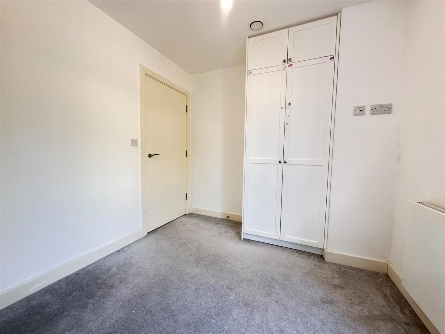 Curzon Crescent, London Image 6