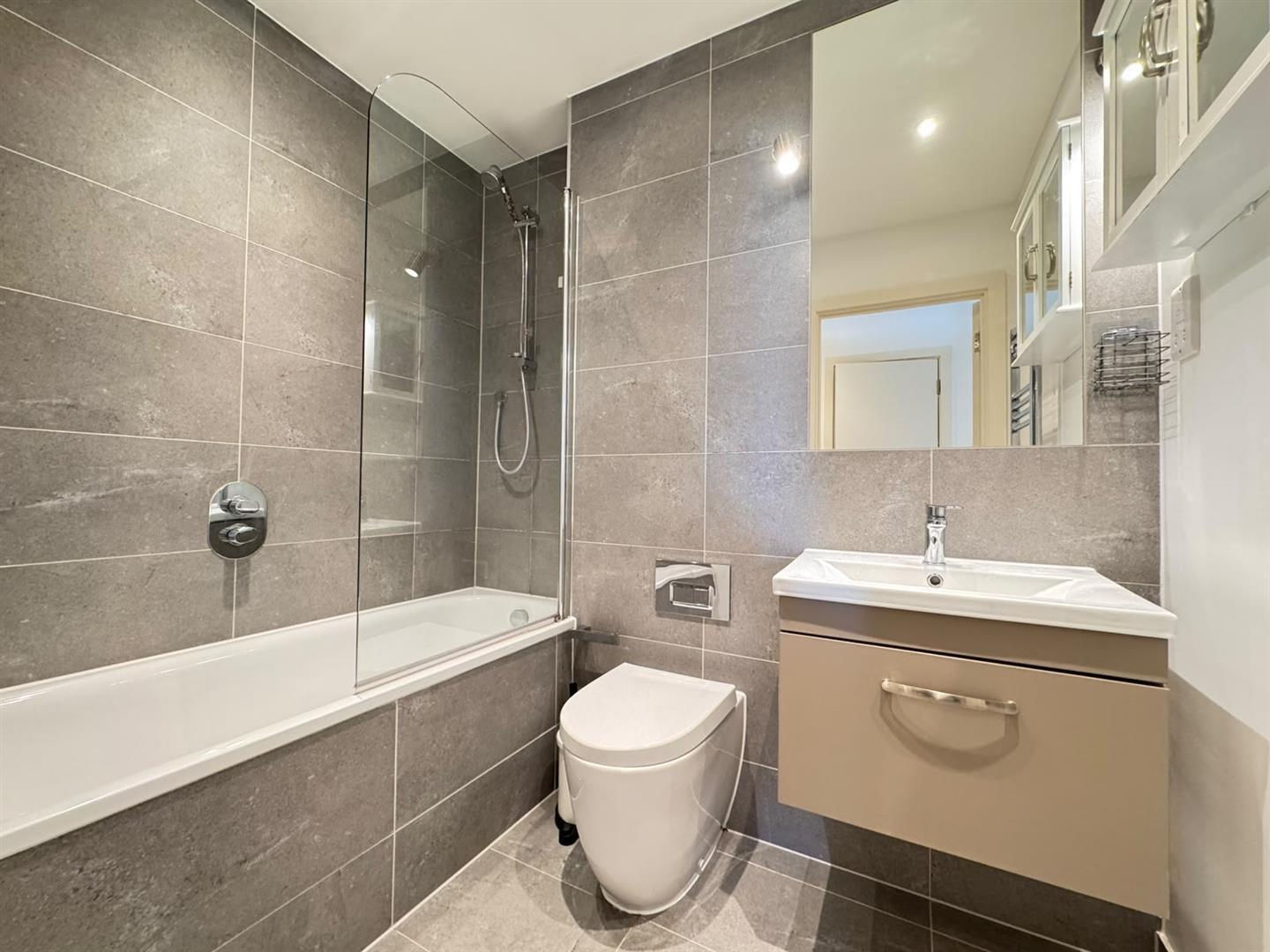 Curzon Crescent, London Image 9