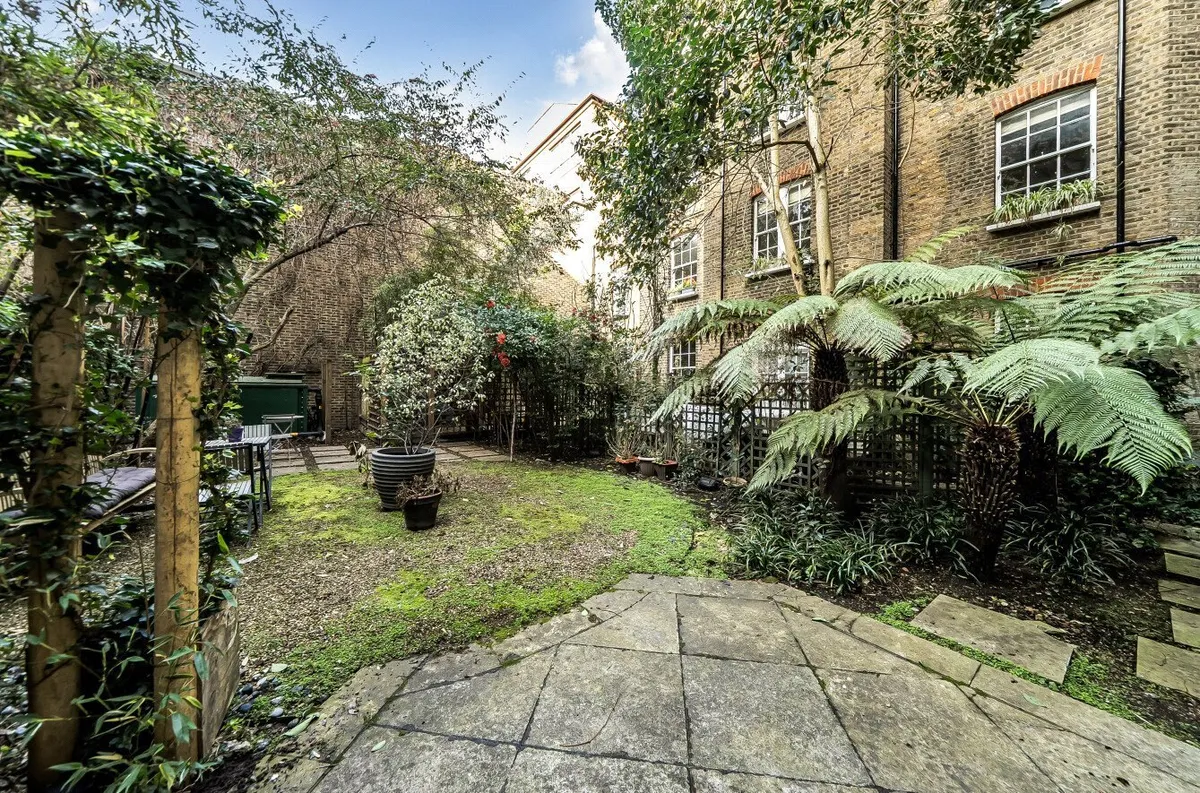Warwick Chambers, Pater Street, London, W8