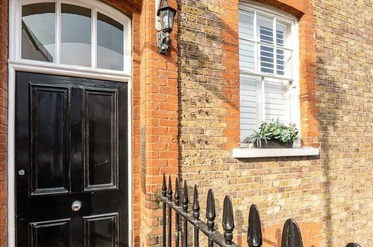 Warwick Chambers, Pater Street, London, W8