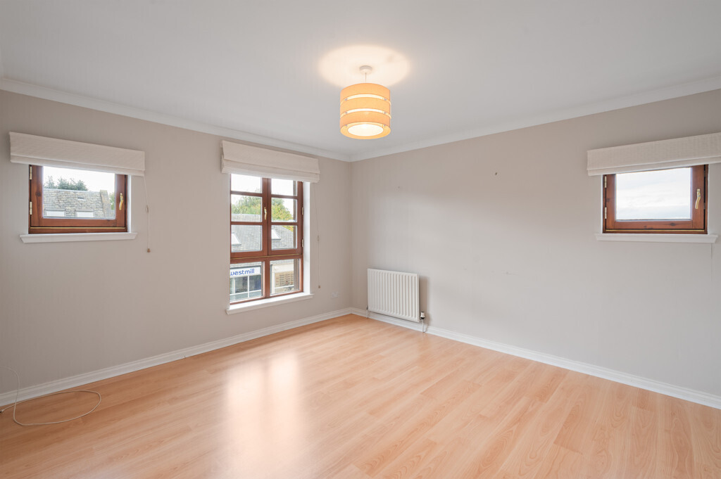 4 (Flat 3) Kingsknowe Park, Kingsknowe, Edinburgh, EH14 2JQ Image 2