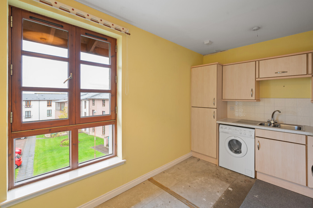 4 (Flat 3) Kingsknowe Park, Kingsknowe, Edinburgh, EH14 2JQ Image 6