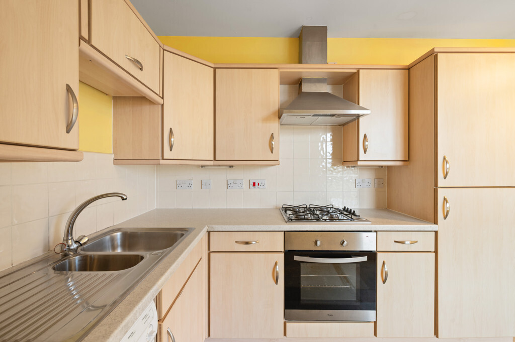4 (Flat 3) Kingsknowe Park, Kingsknowe, Edinburgh, EH14 2JQ Image 3