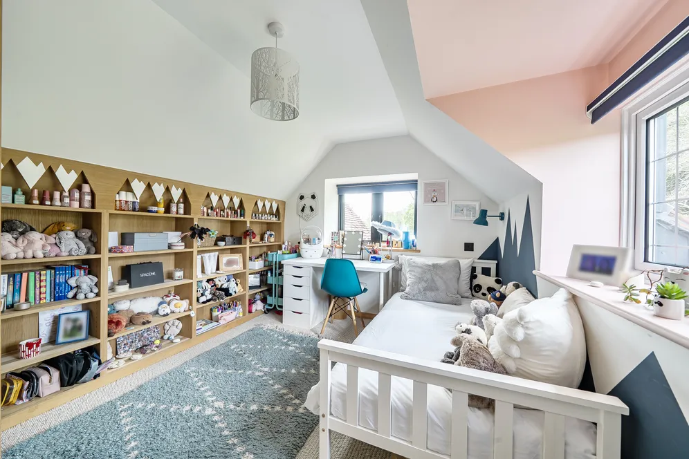 Hoe Street, Hambledon, PO7 photo 8
