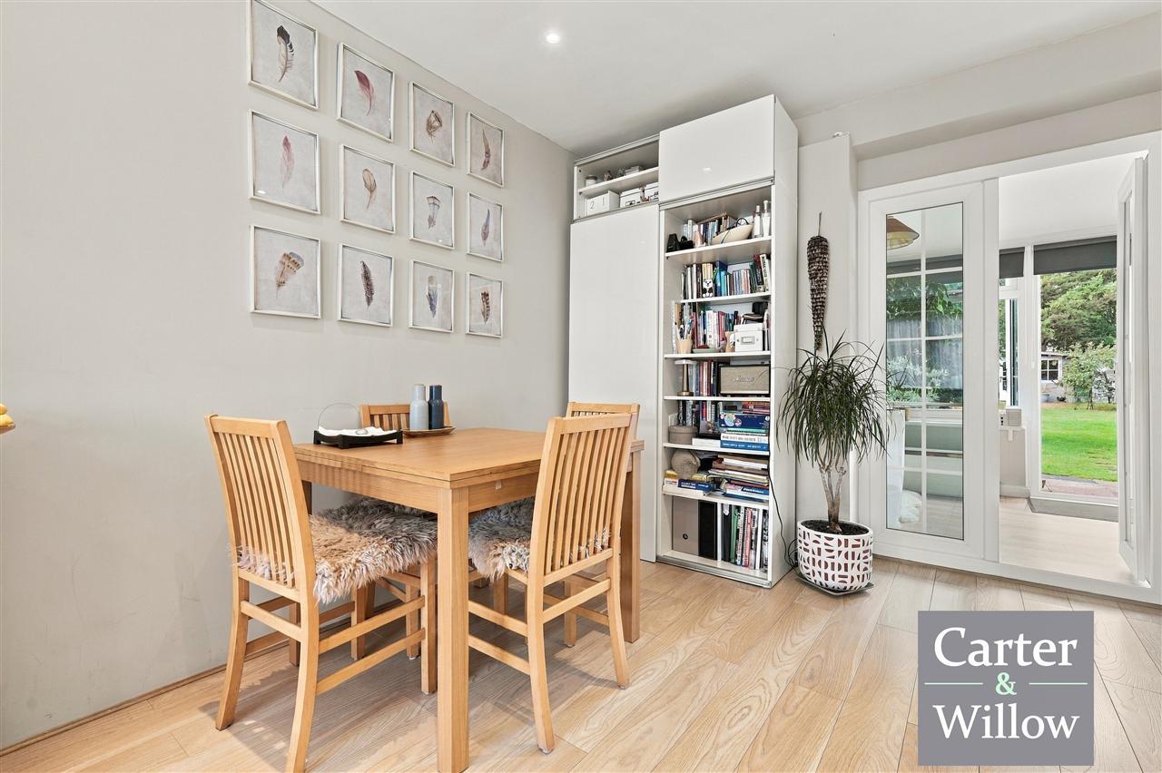 Marston Avenue, Essex Image 8