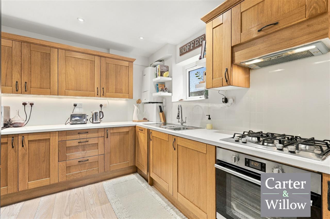 Marston Avenue, Essex Image 9