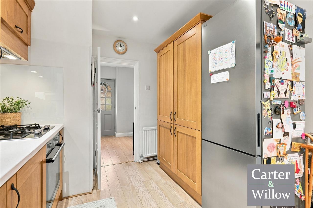 Marston Avenue, Essex Image 11