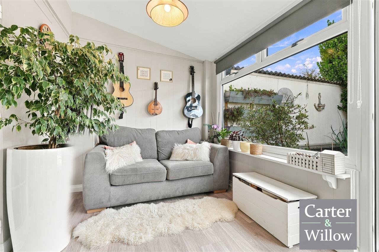 Marston Avenue, Essex Image 12